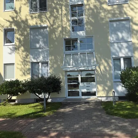 Modern With Balcony & Parking 볼프스부르크