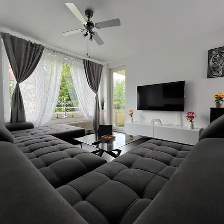 Apartamento Modern With Balcony & Parking *